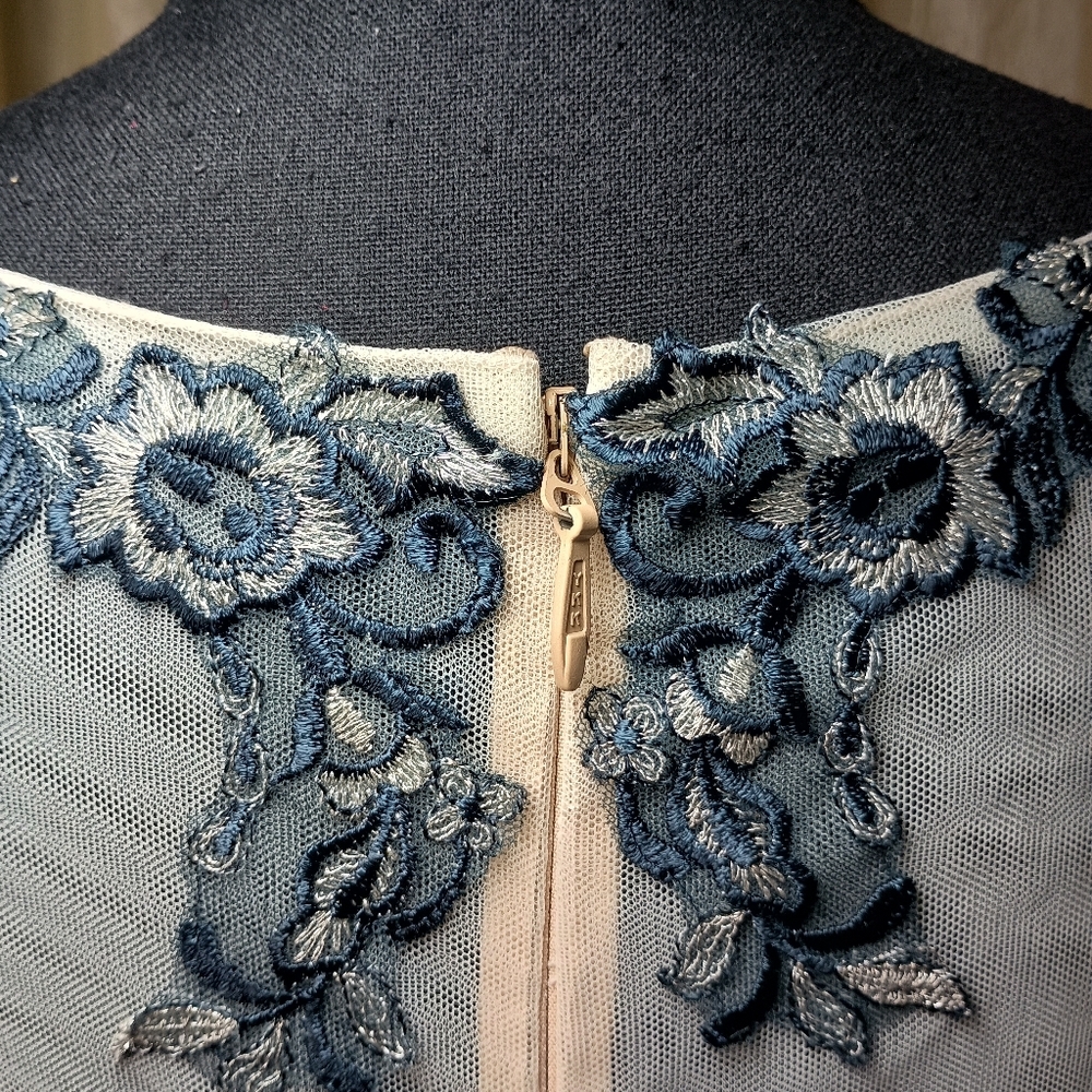 JJ’s House Dark Navy Chiffon Lace Beaded Gown – Size 10 - Picture 11 of 16